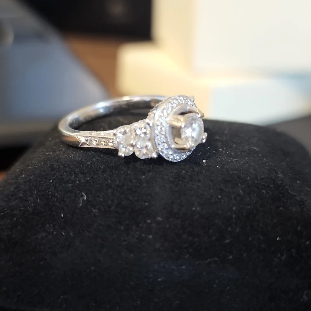 Nelson Calla Diamond Ring - Picture 4 of 7